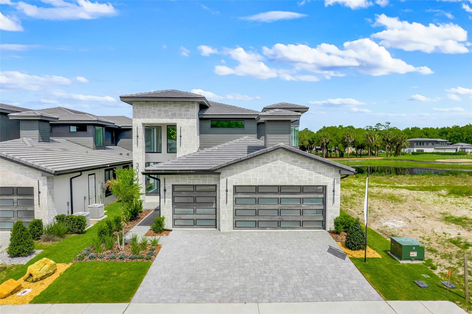 Single Family Residence in DAVENPORT, FL - Daniel Dourado