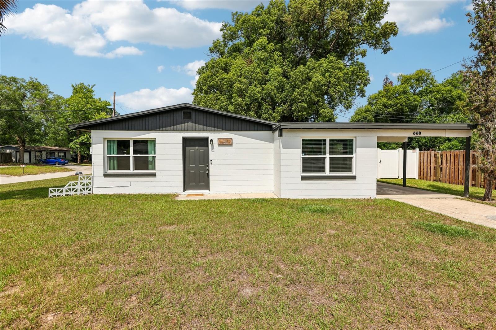 Single Family Residence em ALTAMONTE SPRINGS, FL - Daniel Dourado