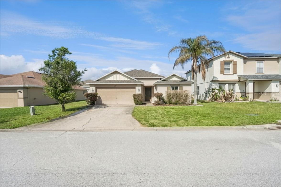 Single Family Residence in DAVENPORT, FL - Daniel Dourado