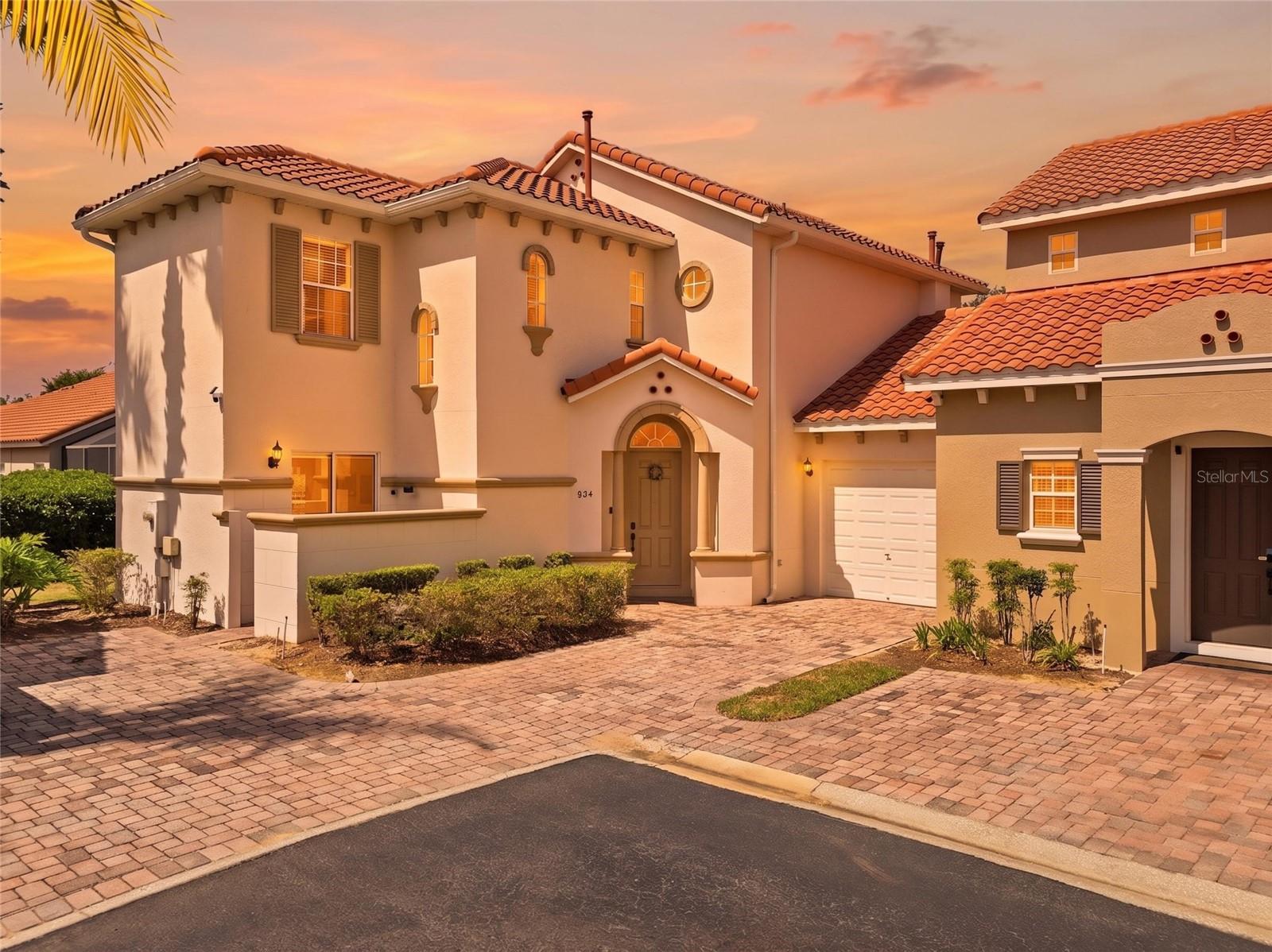 Single Family Residence in DAVENPORT, FL - Daniel Dourado