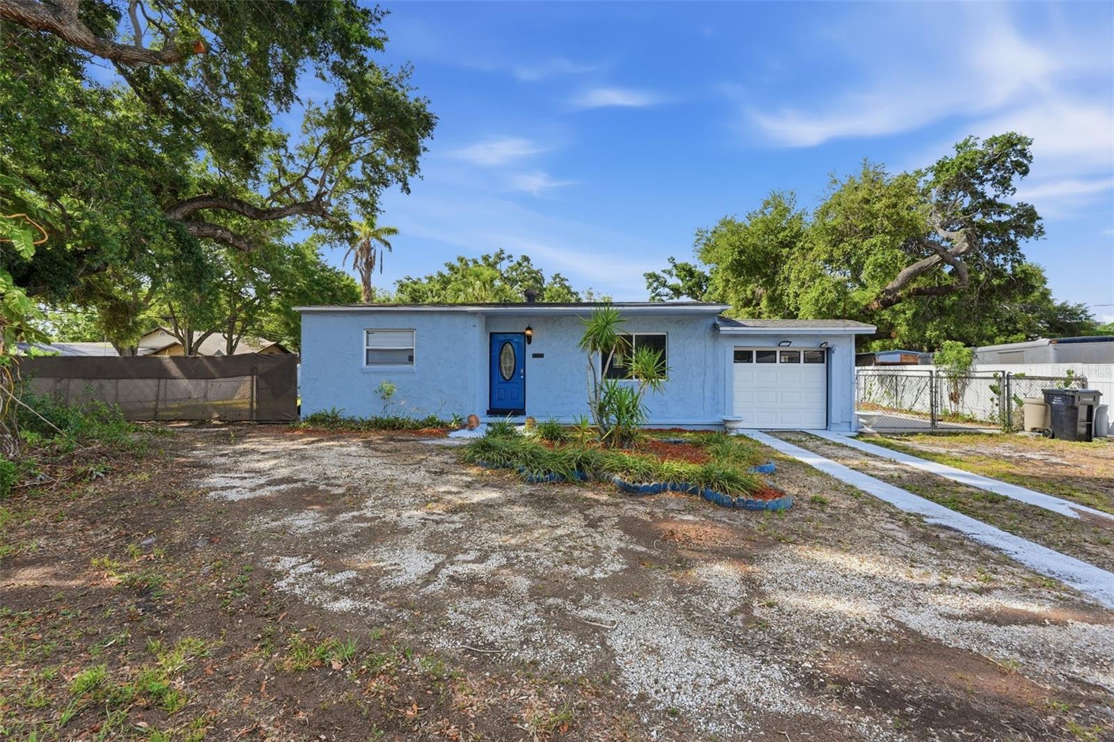 Single Family Residence in PINELLAS PARK, FL - Daniel Dourado