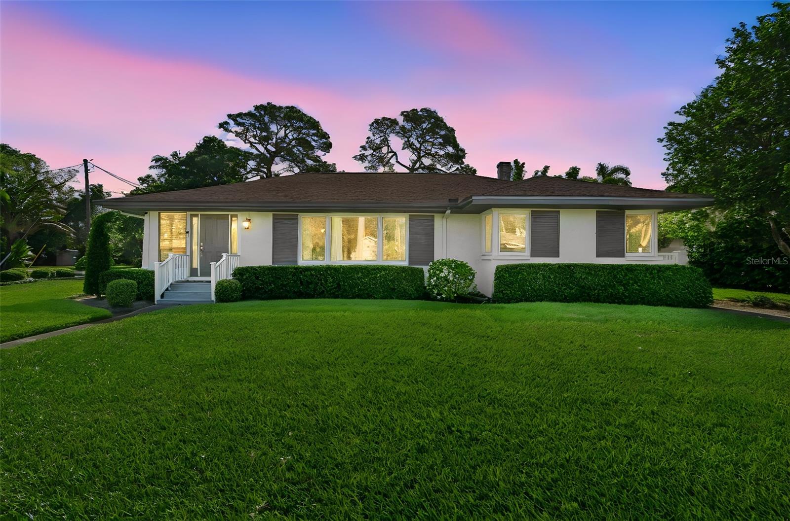 Single Family Residence in BRADENTON, FL - Daniel Dourado