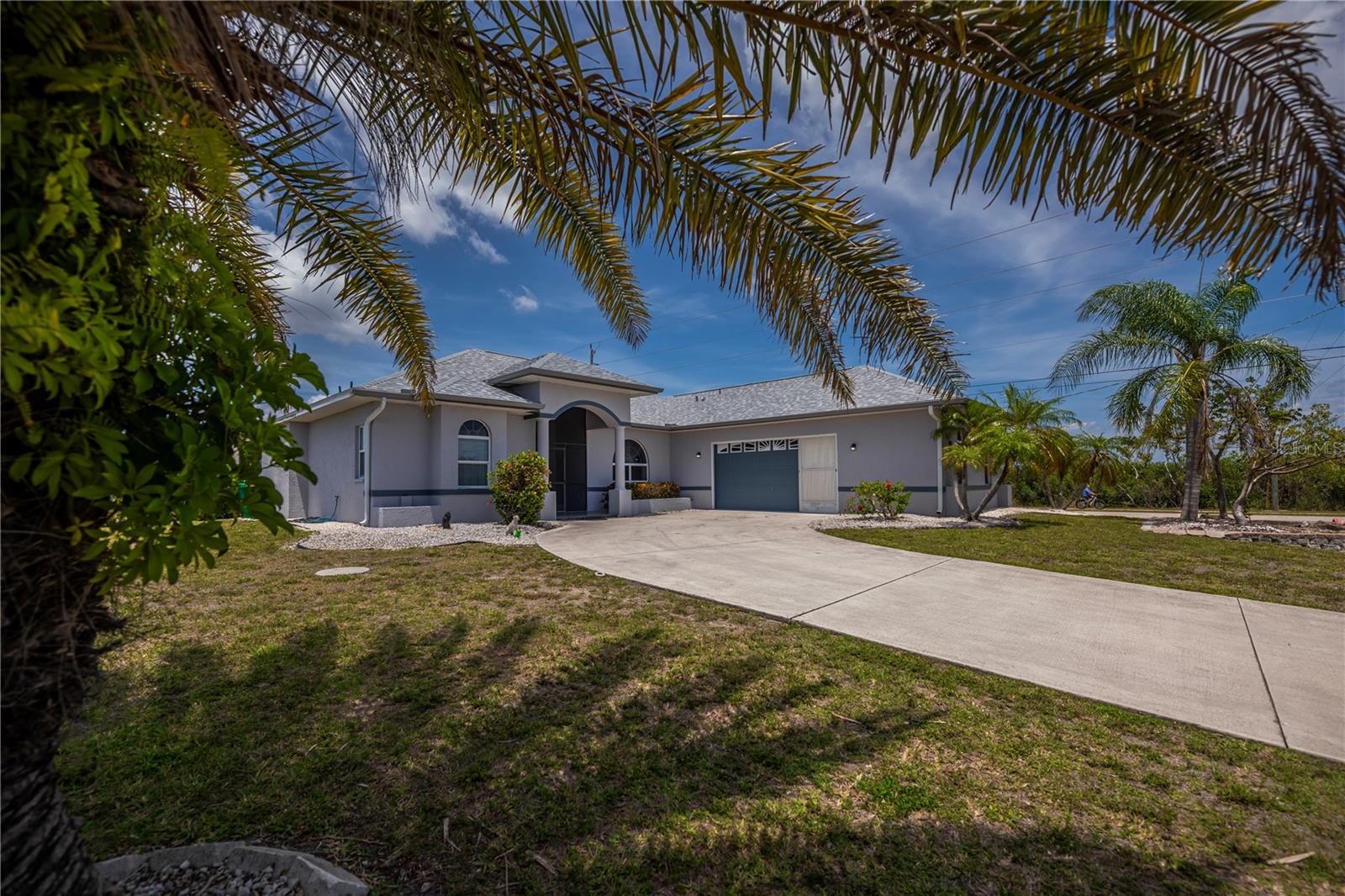 Single Family Residence in PORT CHARLOTTE, FL - Daniel Dourado
