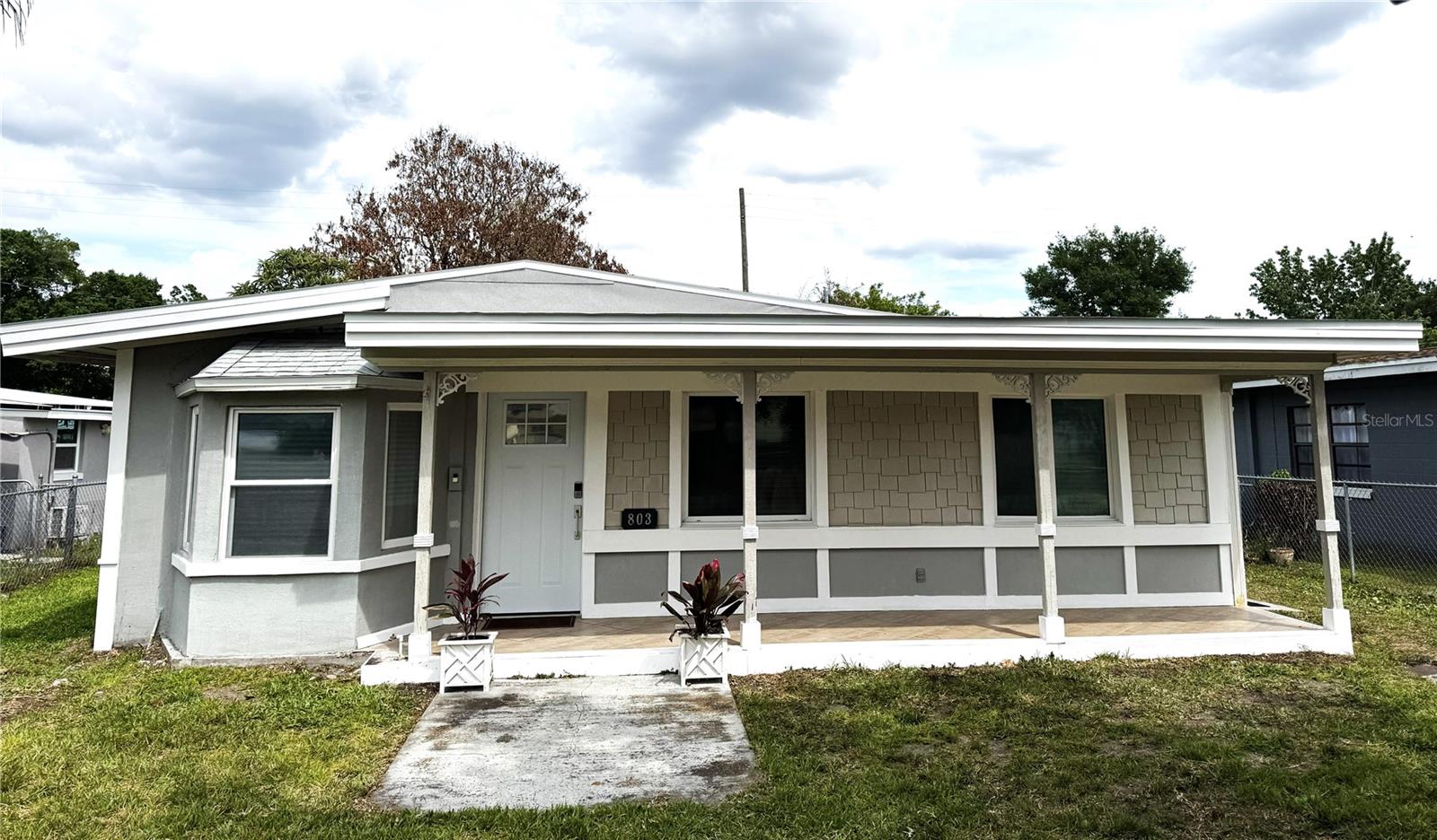 Single Family Residence in ORLANDO, FL - Daniel Dourado