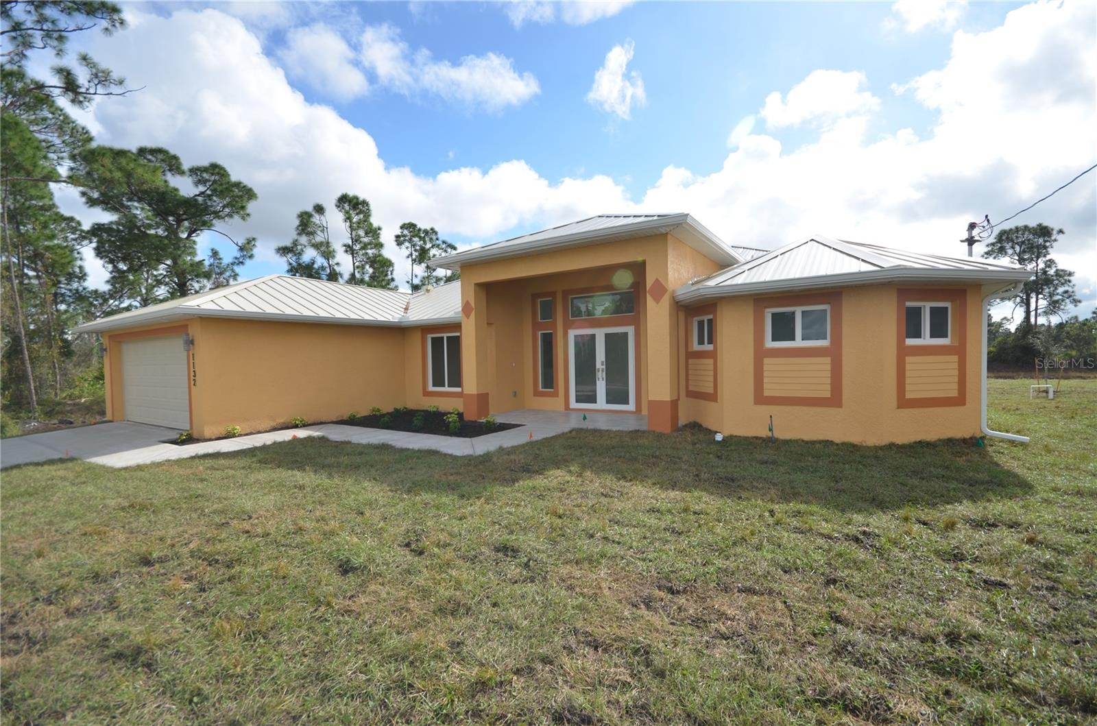 Single Family Residence em LEHIGH ACRES, FL - Daniel Dourado