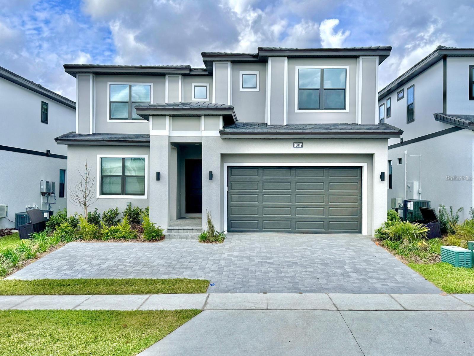 Single Family Residence in ORLANDO, FL - Daniel Dourado