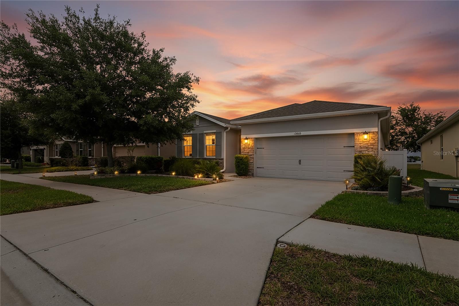 Single Family Residence em SPRING HILL, FL - Daniel Dourado