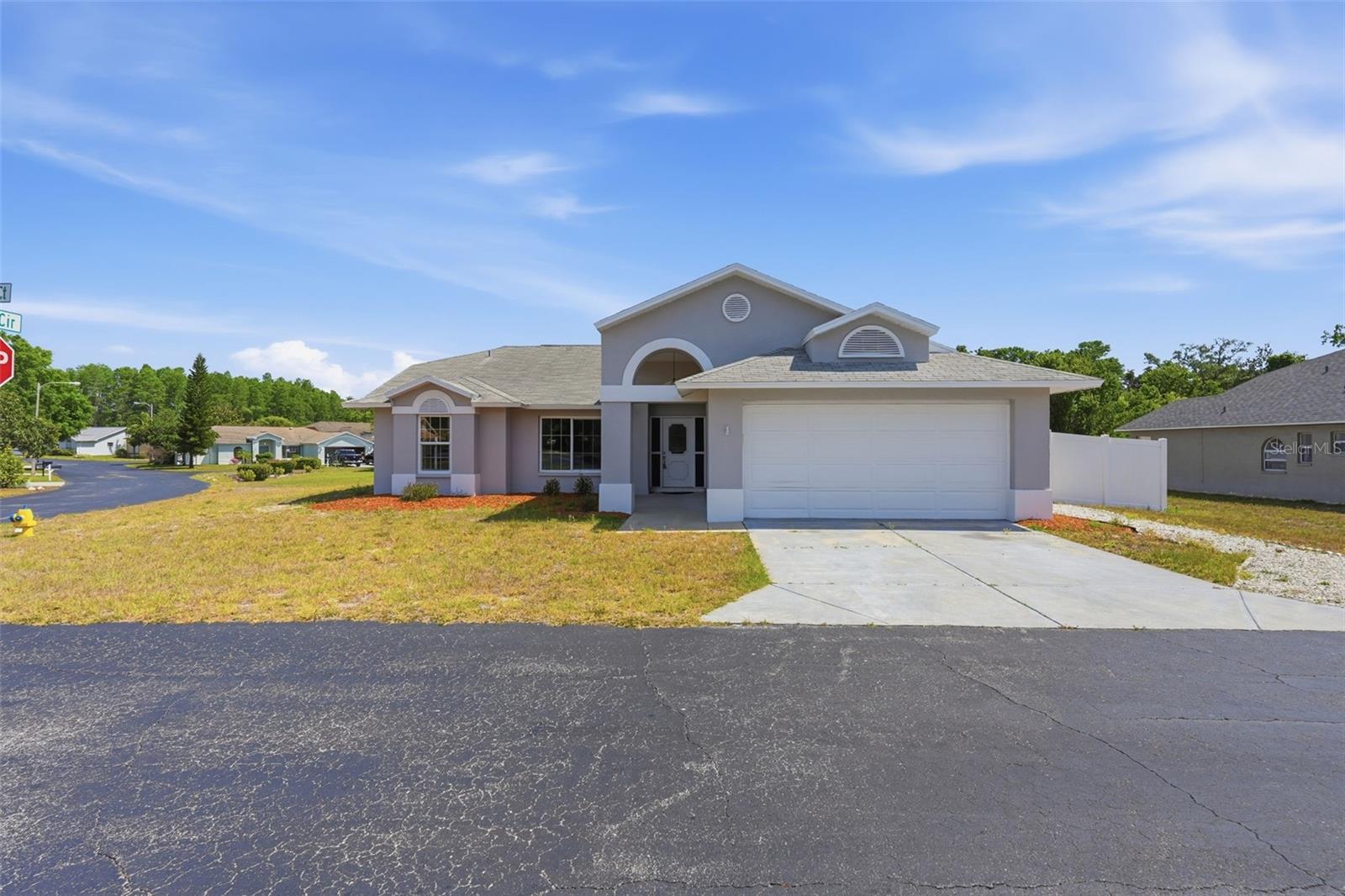 Single Family Residence in NEW PORT RICHEY, FL - Daniel Dourado