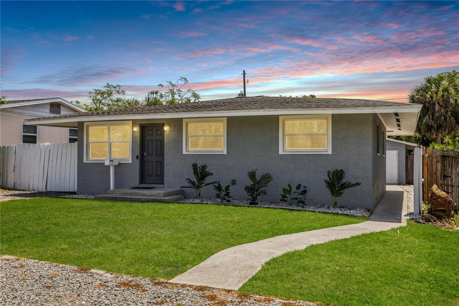 Single Family Residence em ORMOND BEACH, FL - Daniel Dourado