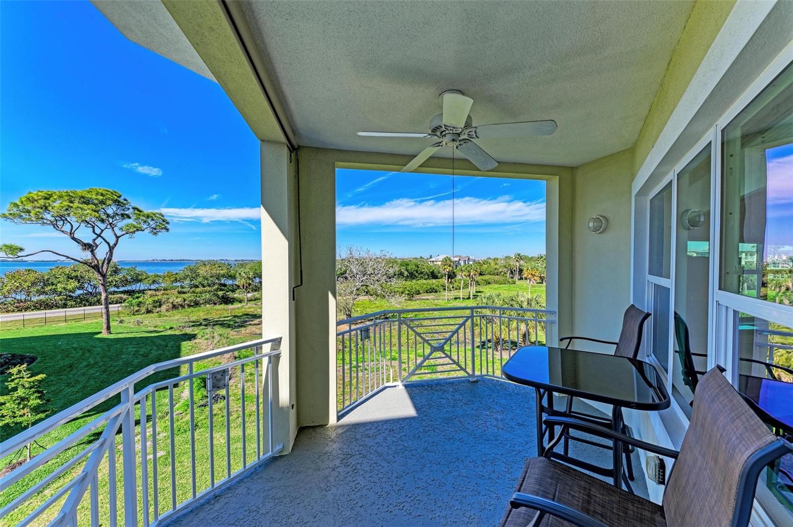Condominium in BRADENTON, FL - Daniel Dourado
