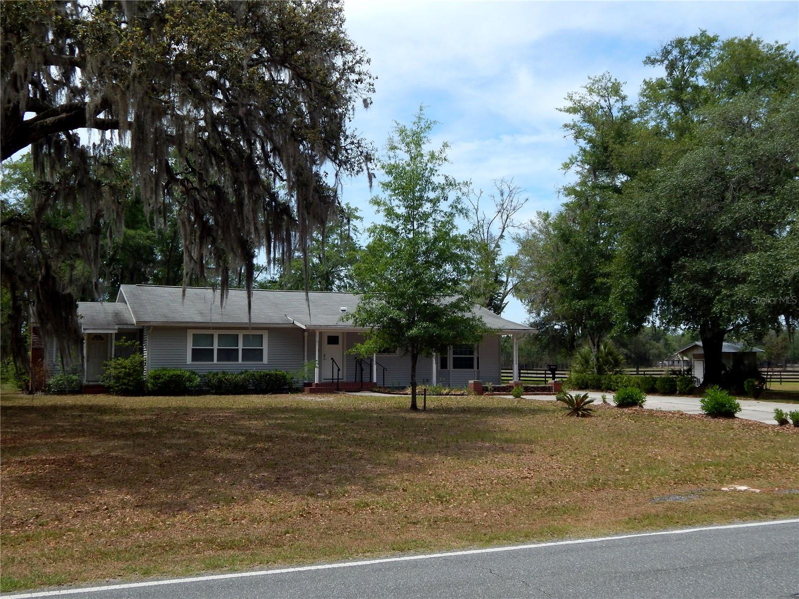 Single Family Residence em LAKE BUTLER, FL - Daniel Dourado