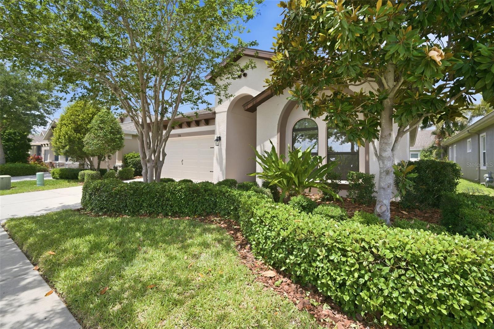 Single Family Residence in APOLLO BEACH, FL - Daniel Dourado