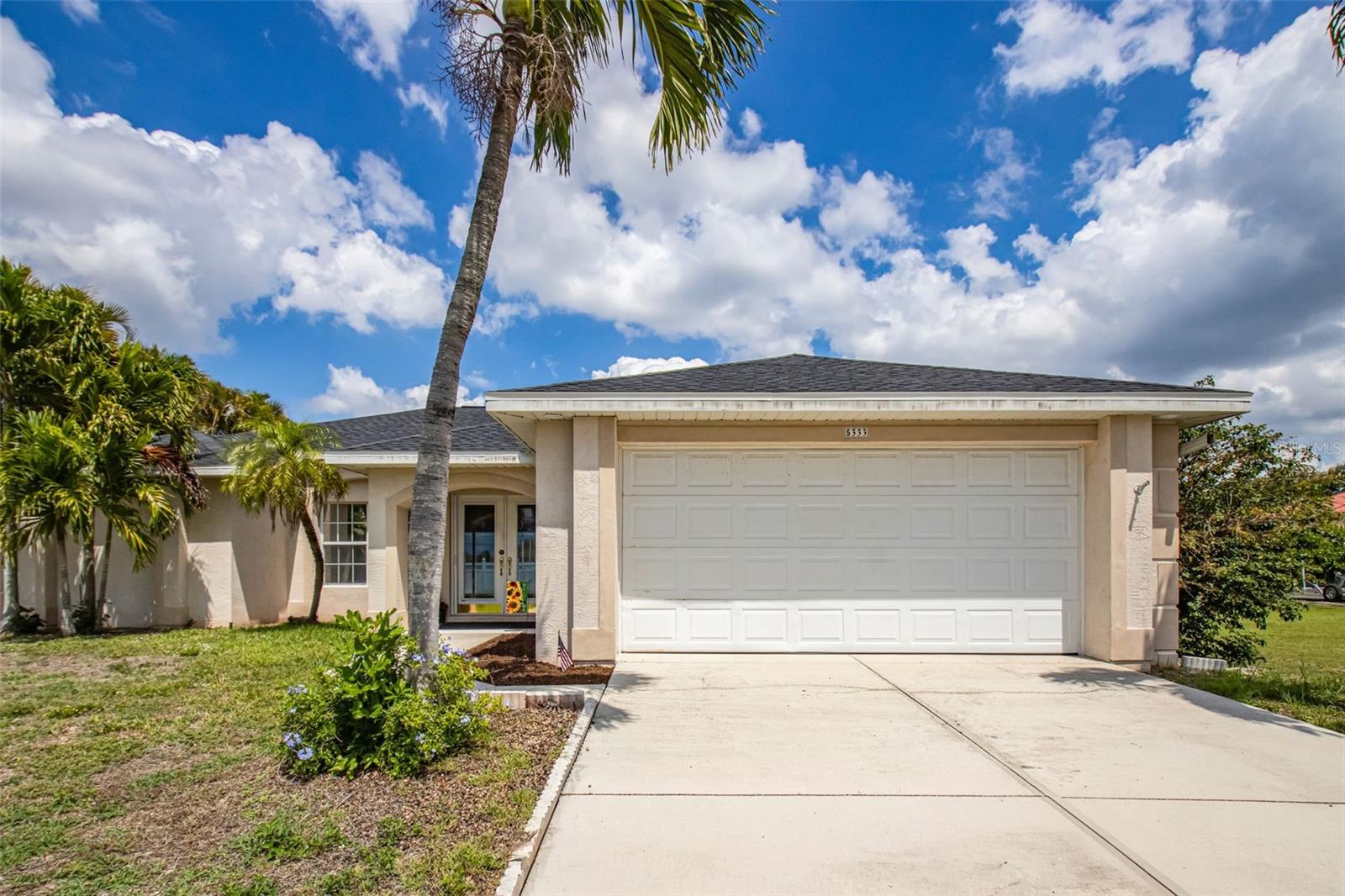Single Family Residence in CAPE CORAL, FL - Daniel Dourado
