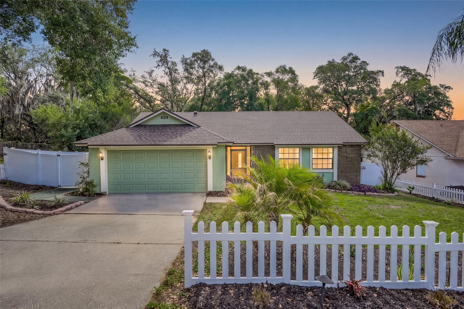 Single Family Residence in ORLANDO, FL - Daniel Dourado