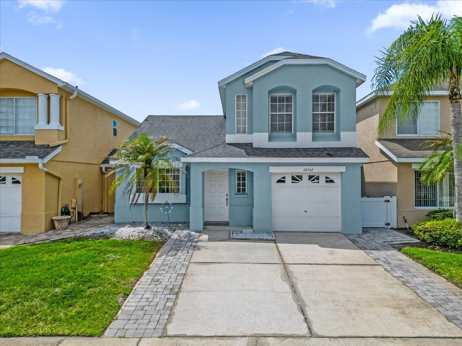 Single Family Residence in ORLANDO, FL - Daniel Dourado