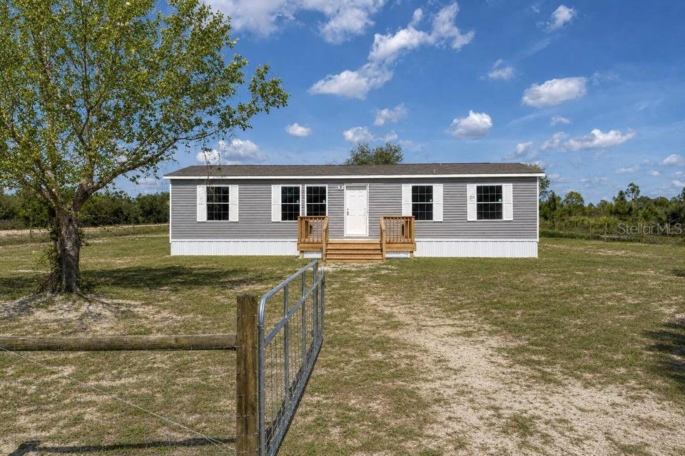 Manufactured Home in OKEECHOBEE, FL - Daniel Dourado