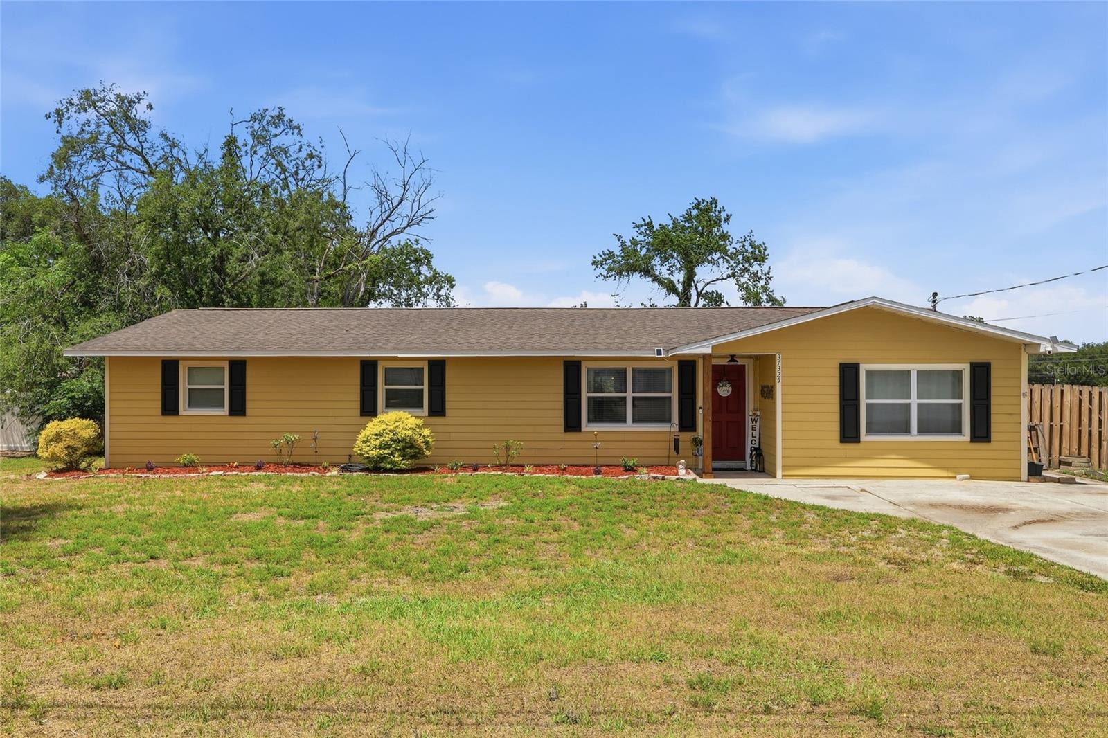 Single Family Residence in DADE CITY, FL - Daniel Dourado