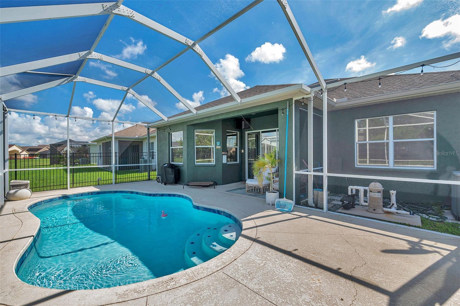 Single Family Residence in WESLEY CHAPEL, FL - Daniel Dourado