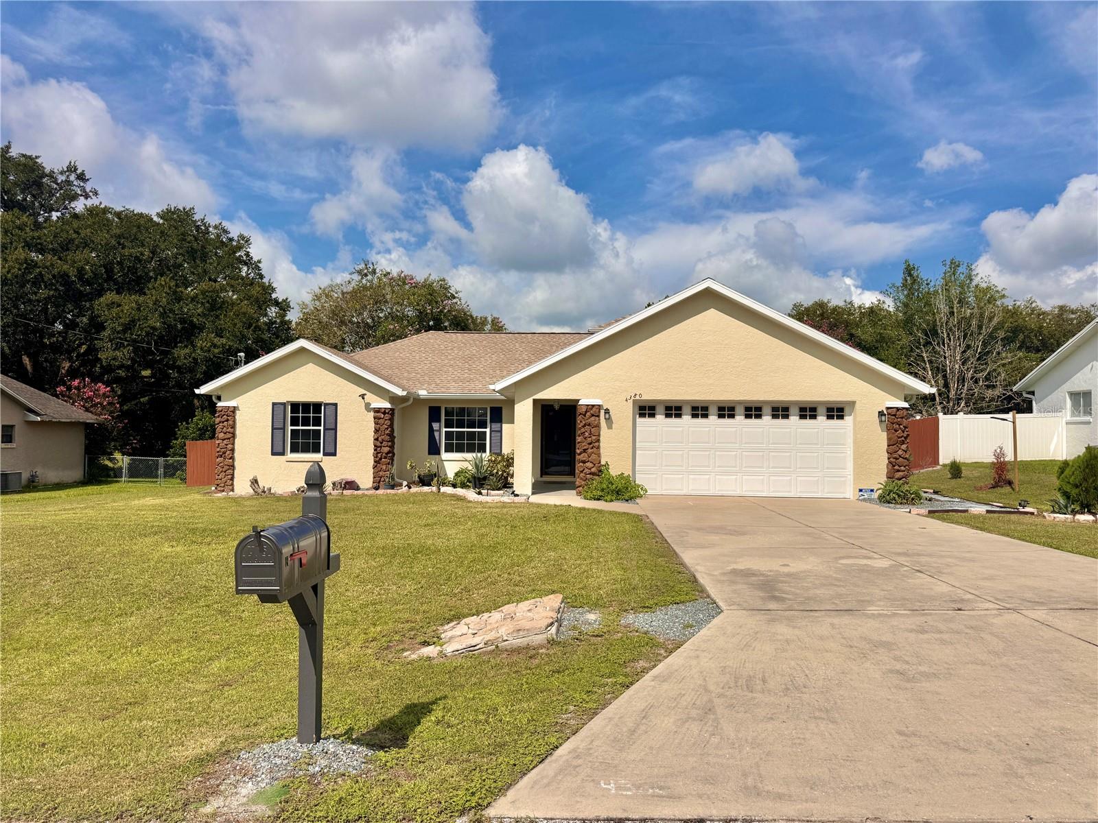 Single Family Residence em OCALA, FL - Daniel Dourado