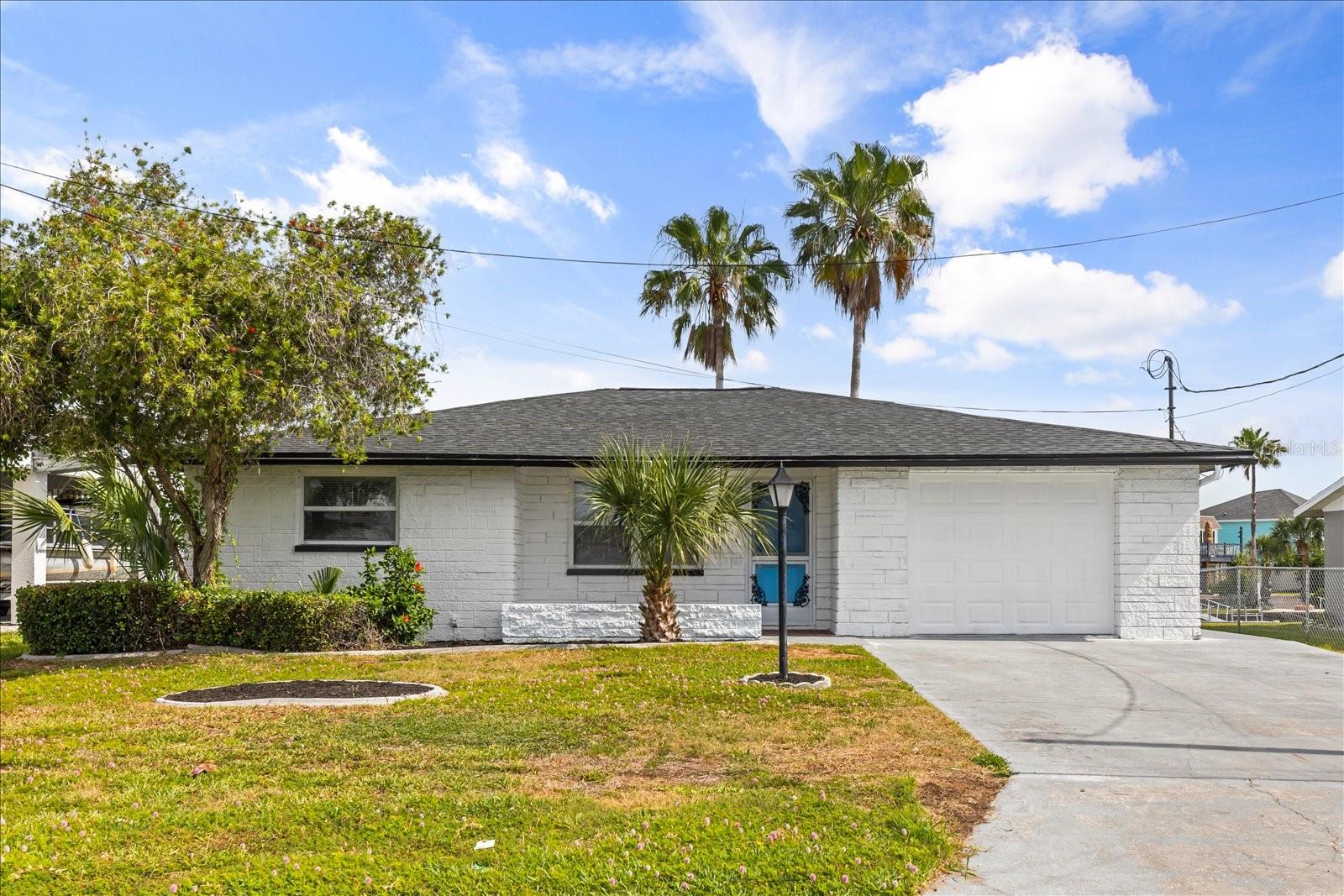 Single Family Residence in HERNANDO BEACH, FL - Daniel Dourado