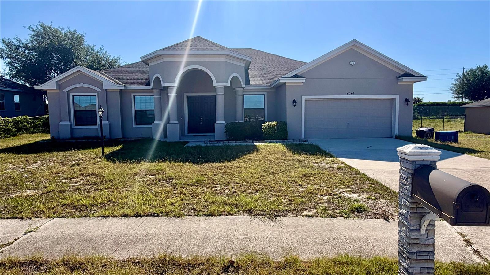 Single Family Residence in LAKE WALES, FL - Daniel Dourado