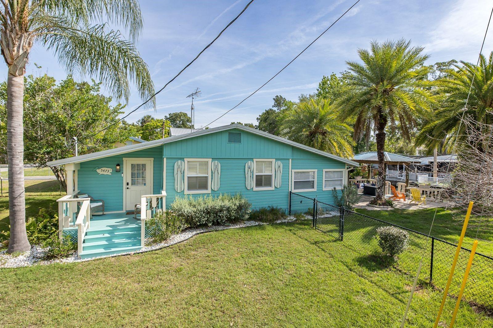 Single Family Residence in WEEKI WACHEE, FL - Daniel Dourado