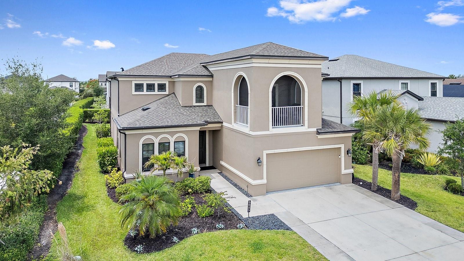 Single Family Residence in SARASOTA, FL - Daniel Dourado
