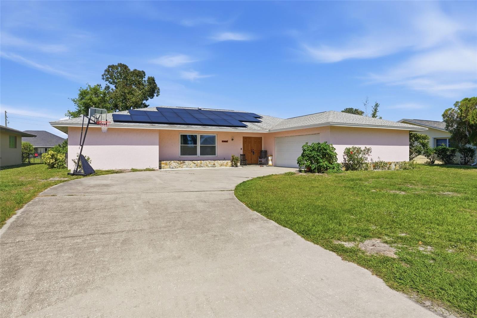 Single Family Residence in PUNTA GORDA, FL - Daniel Dourado