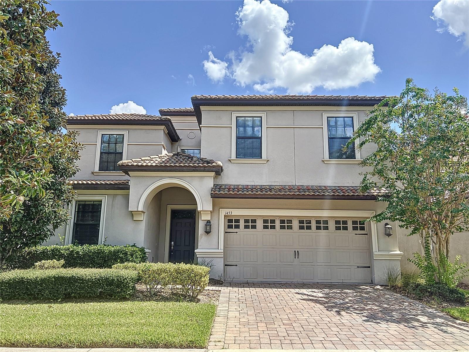 Single Family Residence in DAVENPORT, FL - Daniel Dourado