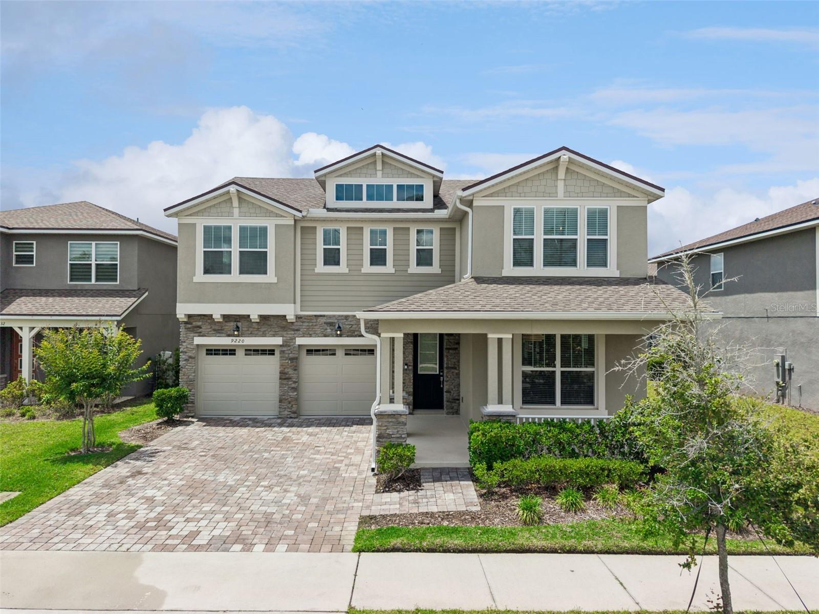 Single Family Residence in ORLANDO, FL - Daniel Dourado