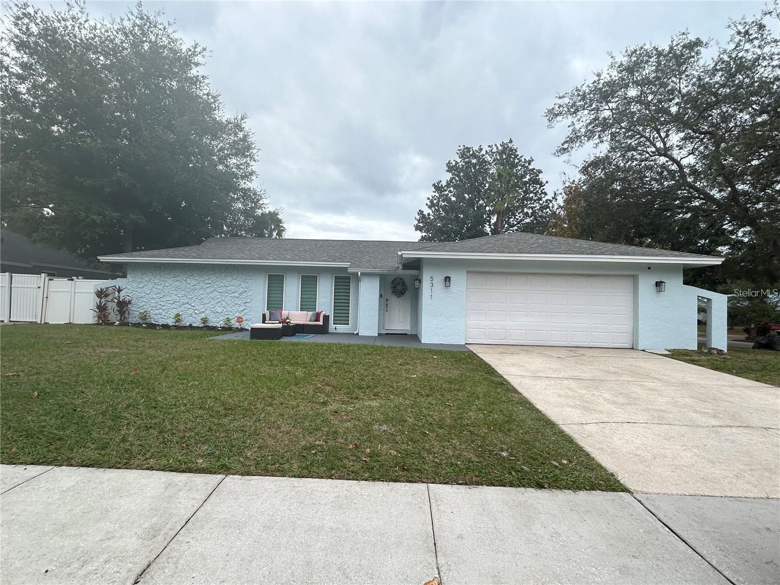 Single Family Residence in ORLANDO, FL - Daniel Dourado
