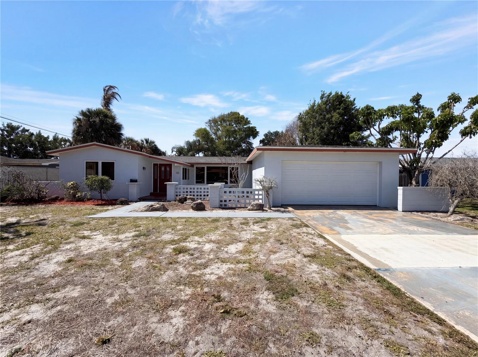 Single Family Residence em SATELLITE BEACH, FL - Daniel Dourado