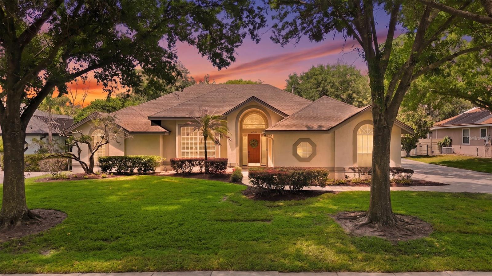 Single Family Residence in ORLANDO, FL - Daniel Dourado