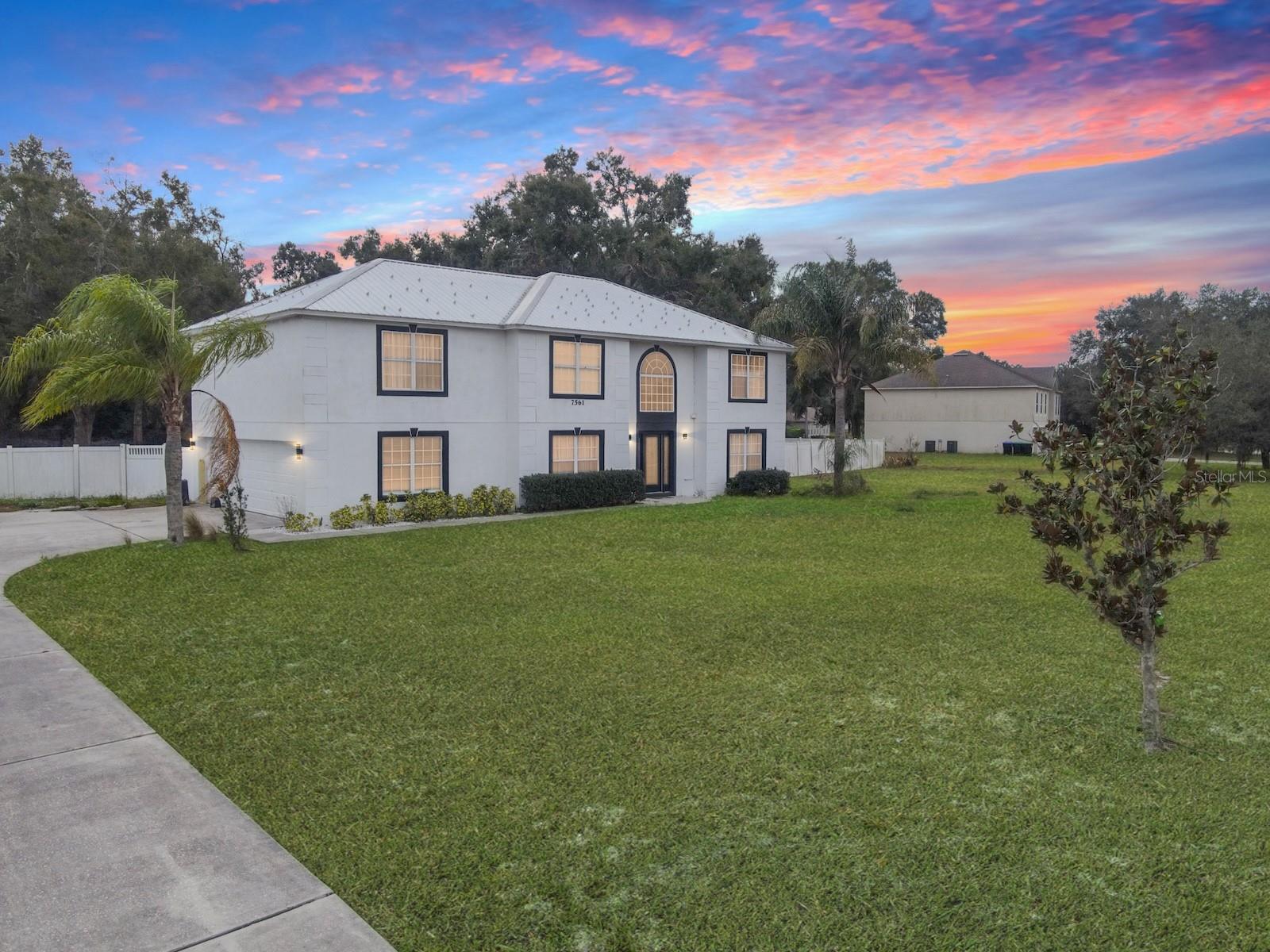Single Family Residence em MOUNT DORA, FL - Daniel Dourado