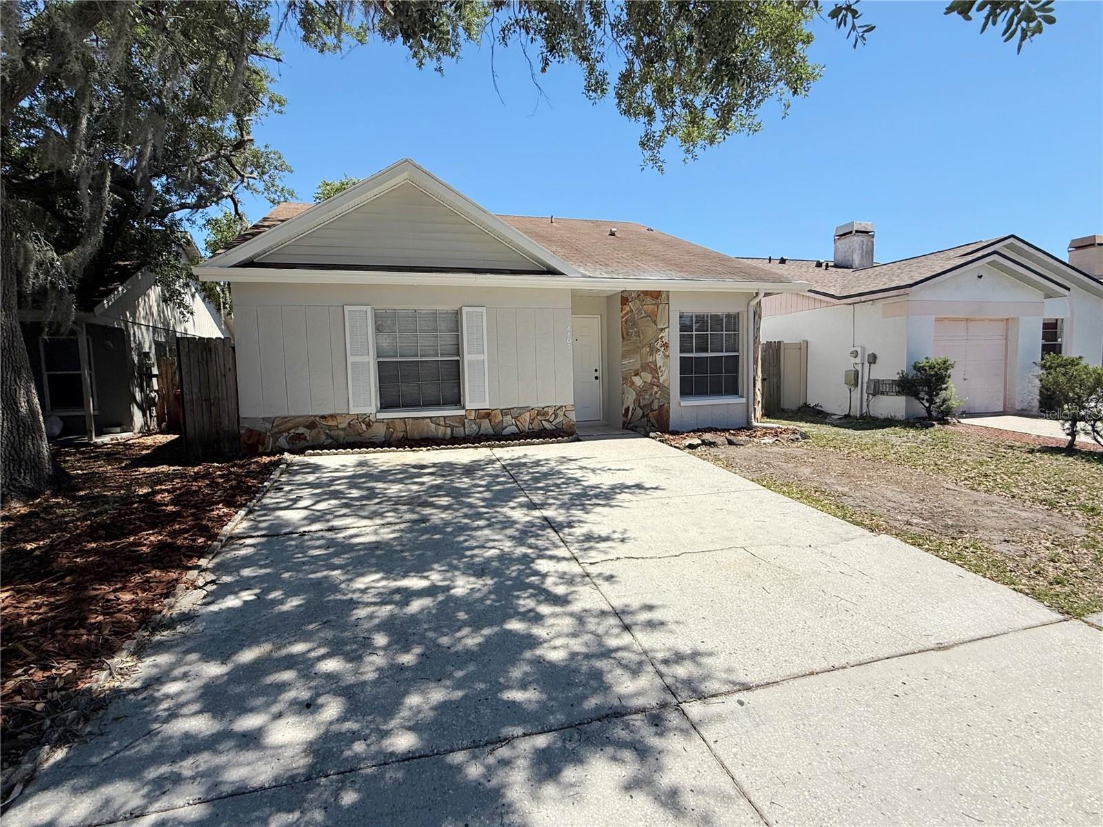 Single Family Residence in PLANT CITY, FL - Daniel Dourado