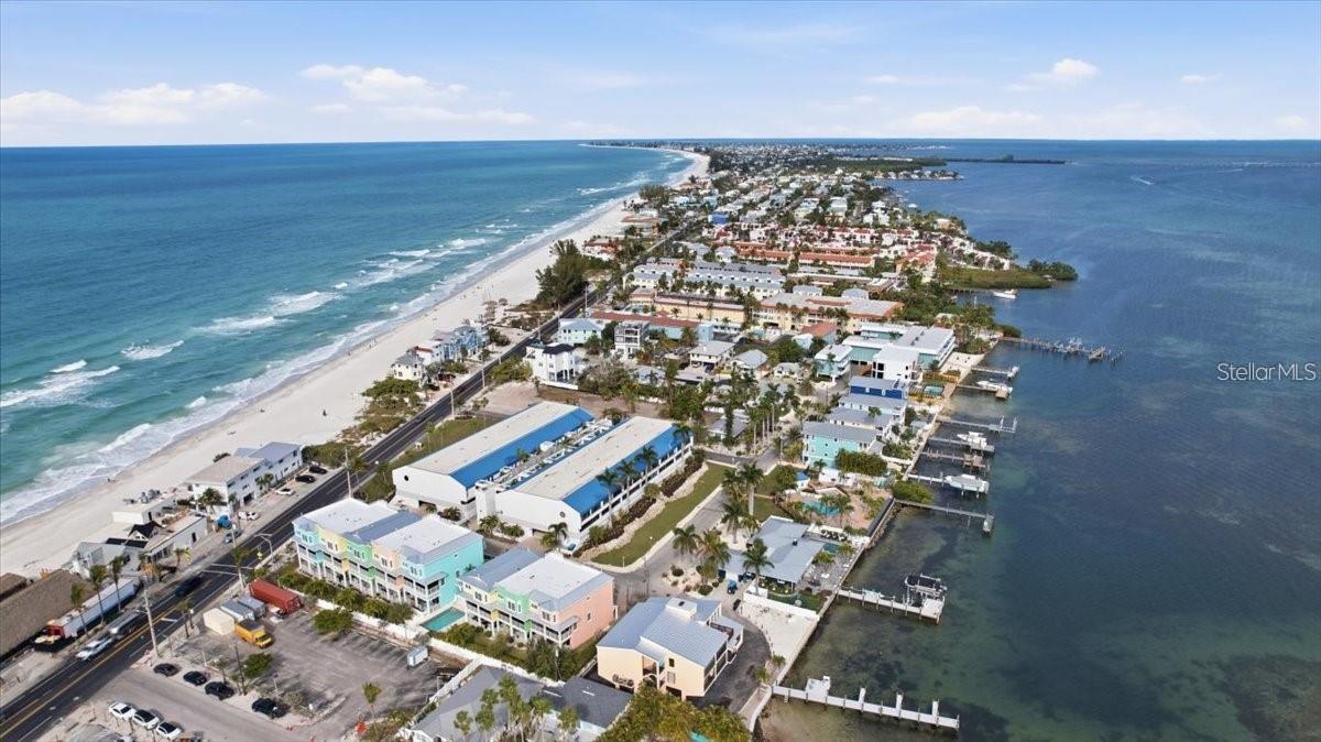 Condominium em BRADENTON BEACH, FL - Daniel Dourado