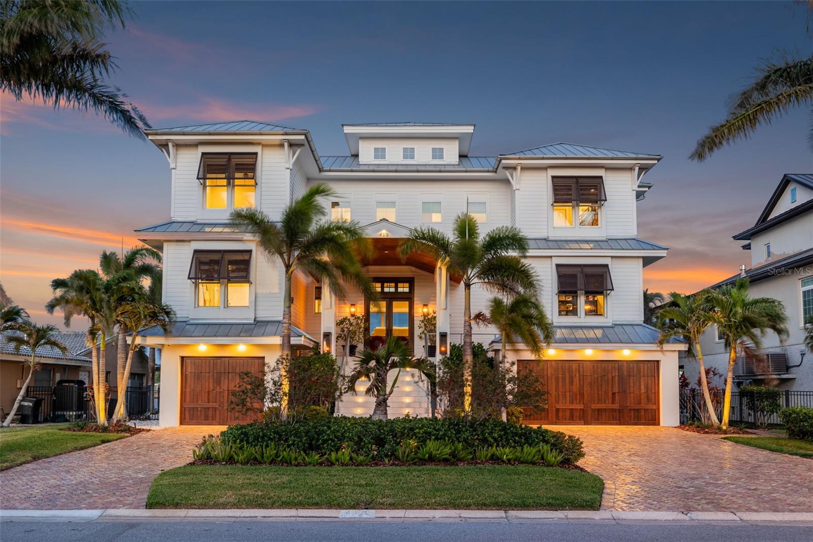 Single Family Residence in LARGO, FL - Daniel Dourado