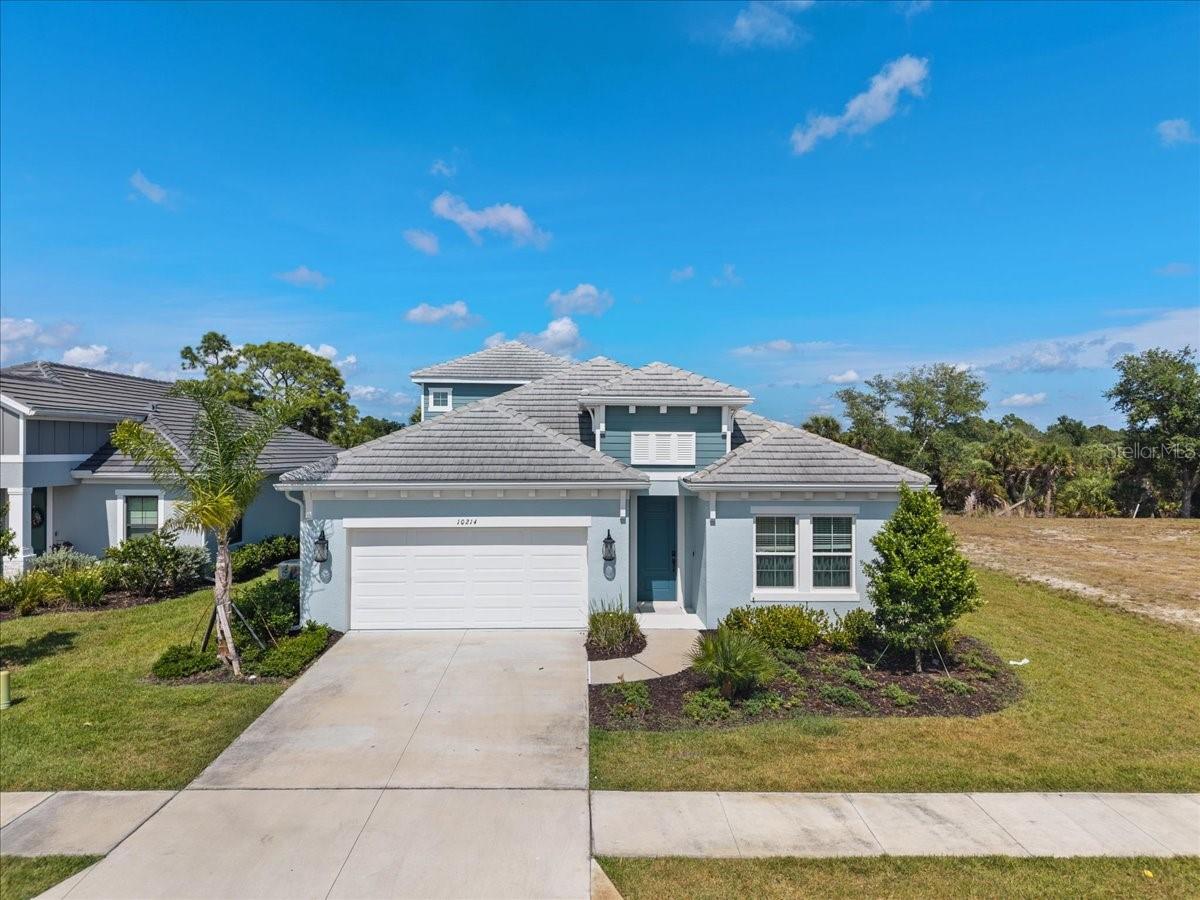 Single Family Residence in SARASOTA, FL - Daniel Dourado