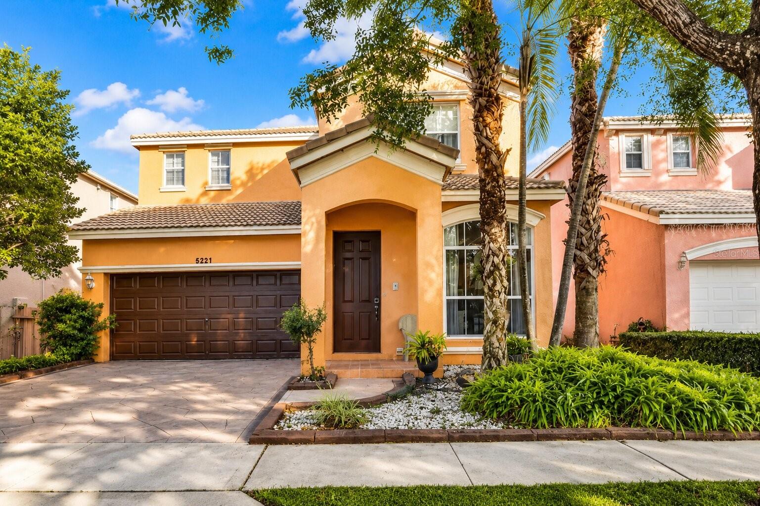 Single Family Residence in MIRAMAR, FL - Daniel Dourado