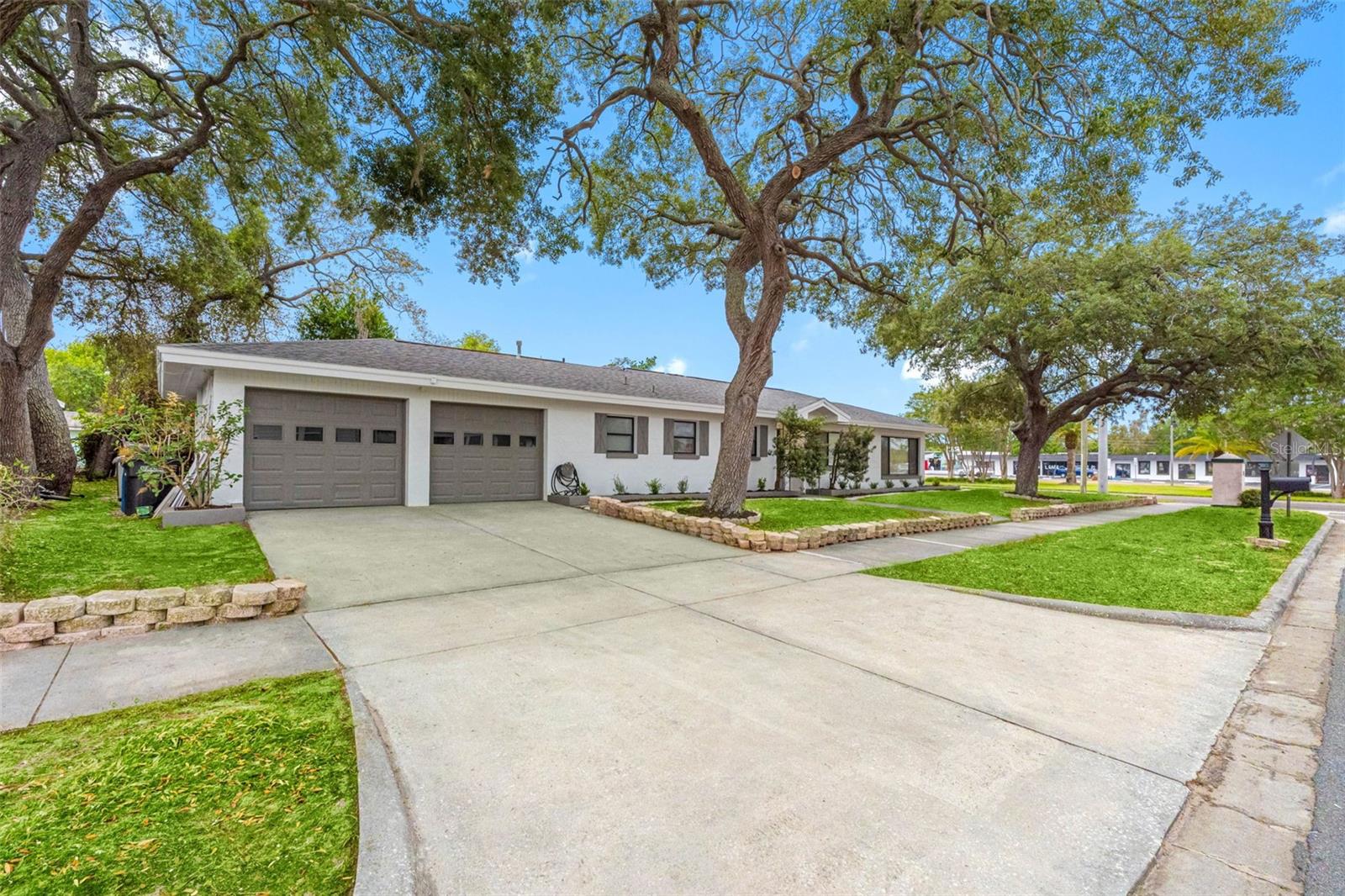 Single Family Residence em CLEARWATER, FL - Daniel Dourado