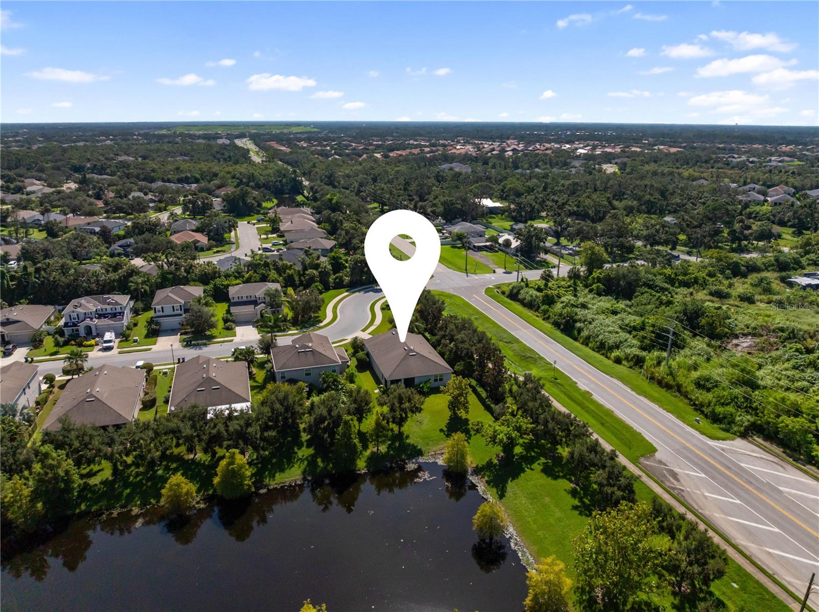 Single Family Residence in BRADENTON, FL - Daniel Dourado
