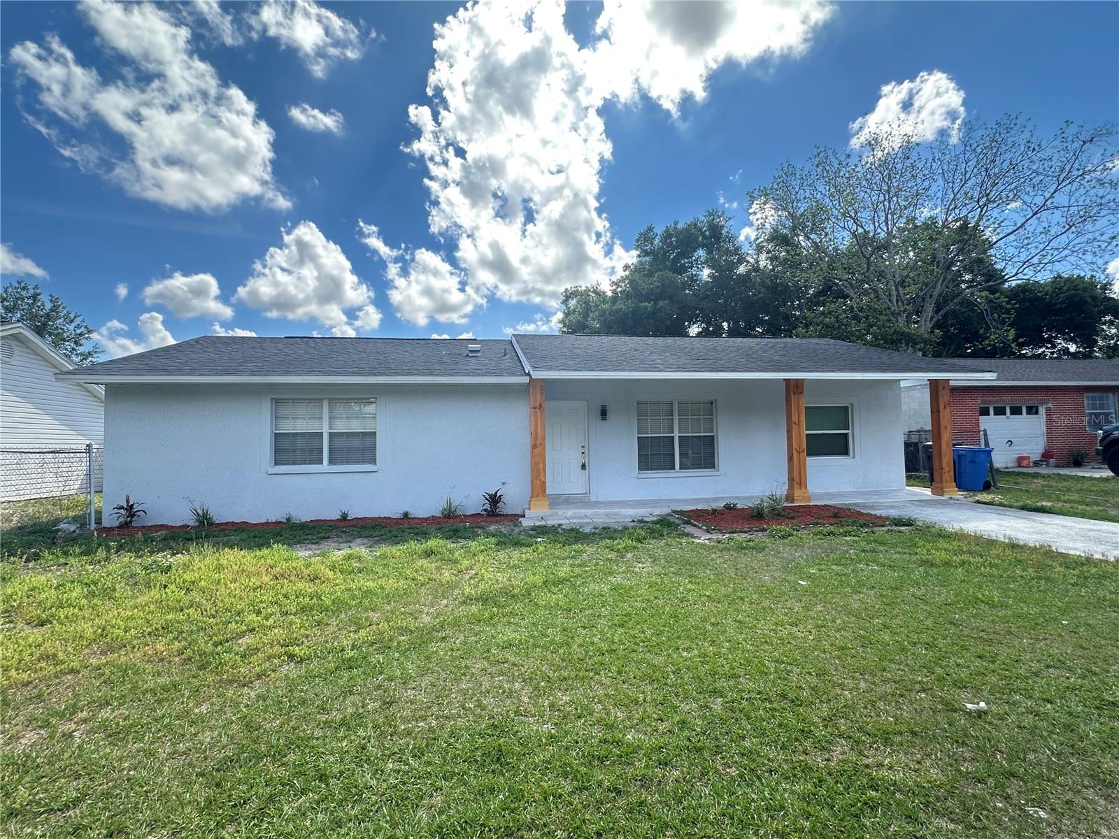 Single Family Residence em SEFFNER, FL - Daniel Dourado