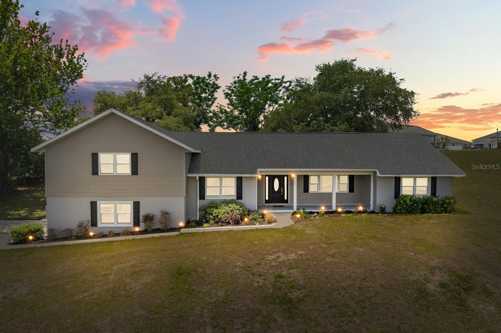 Single Family Residence em GRAND ISLAND, FL - Daniel Dourado