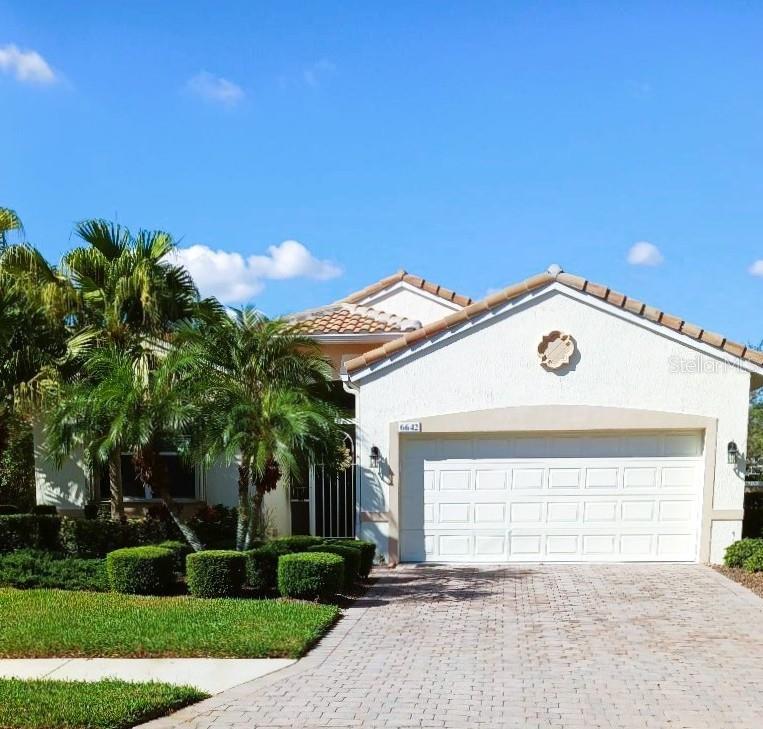 Single Family Residence in SARASOTA, FL - Daniel Dourado