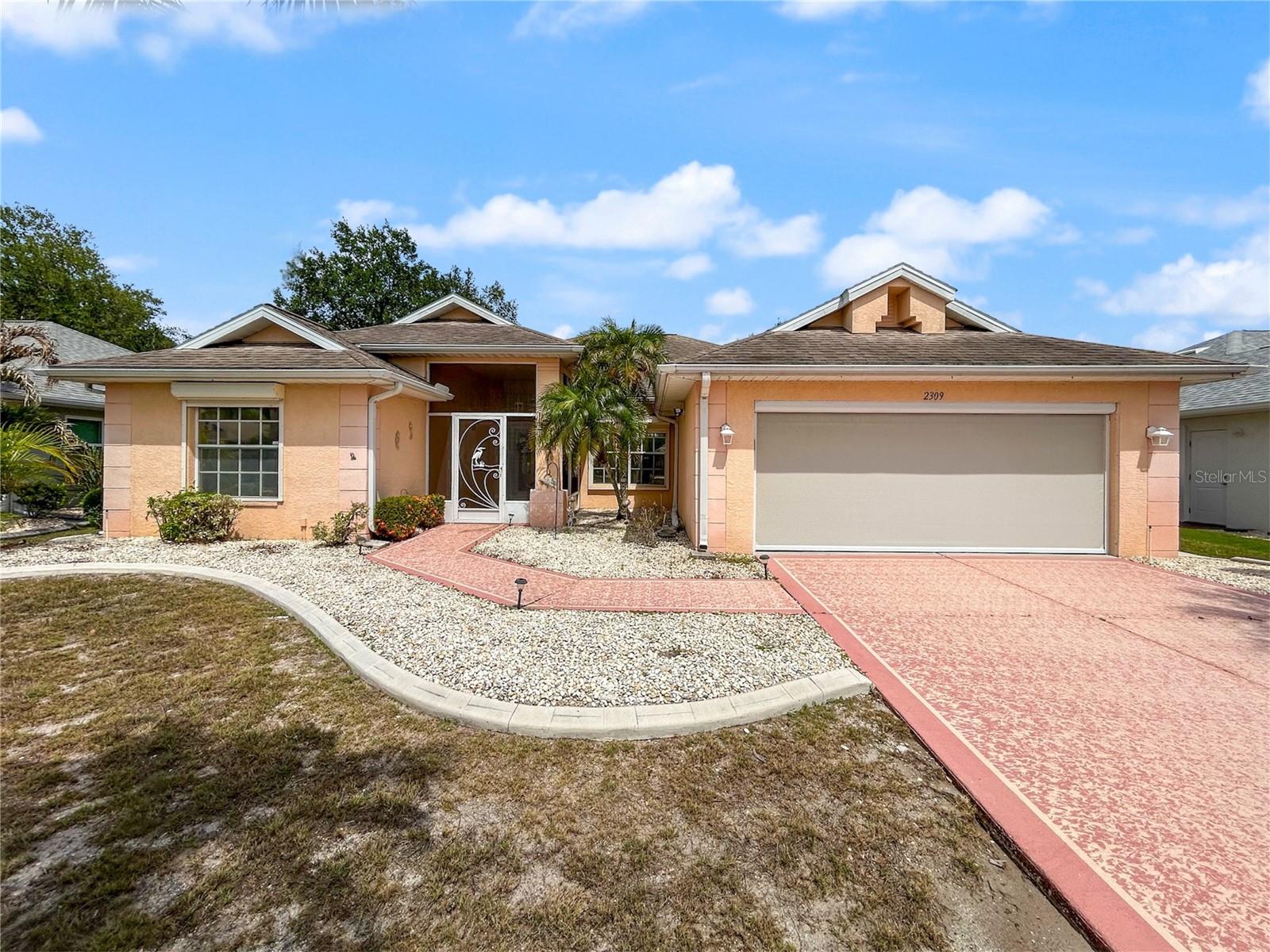 Single Family Residence in SUN CITY CENTER, FL - Daniel Dourado