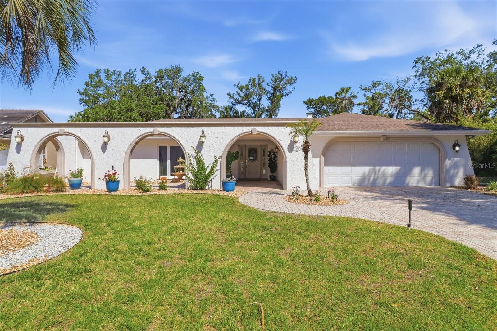 Single Family Residence in HOMOSASSA, FL - Daniel Dourado