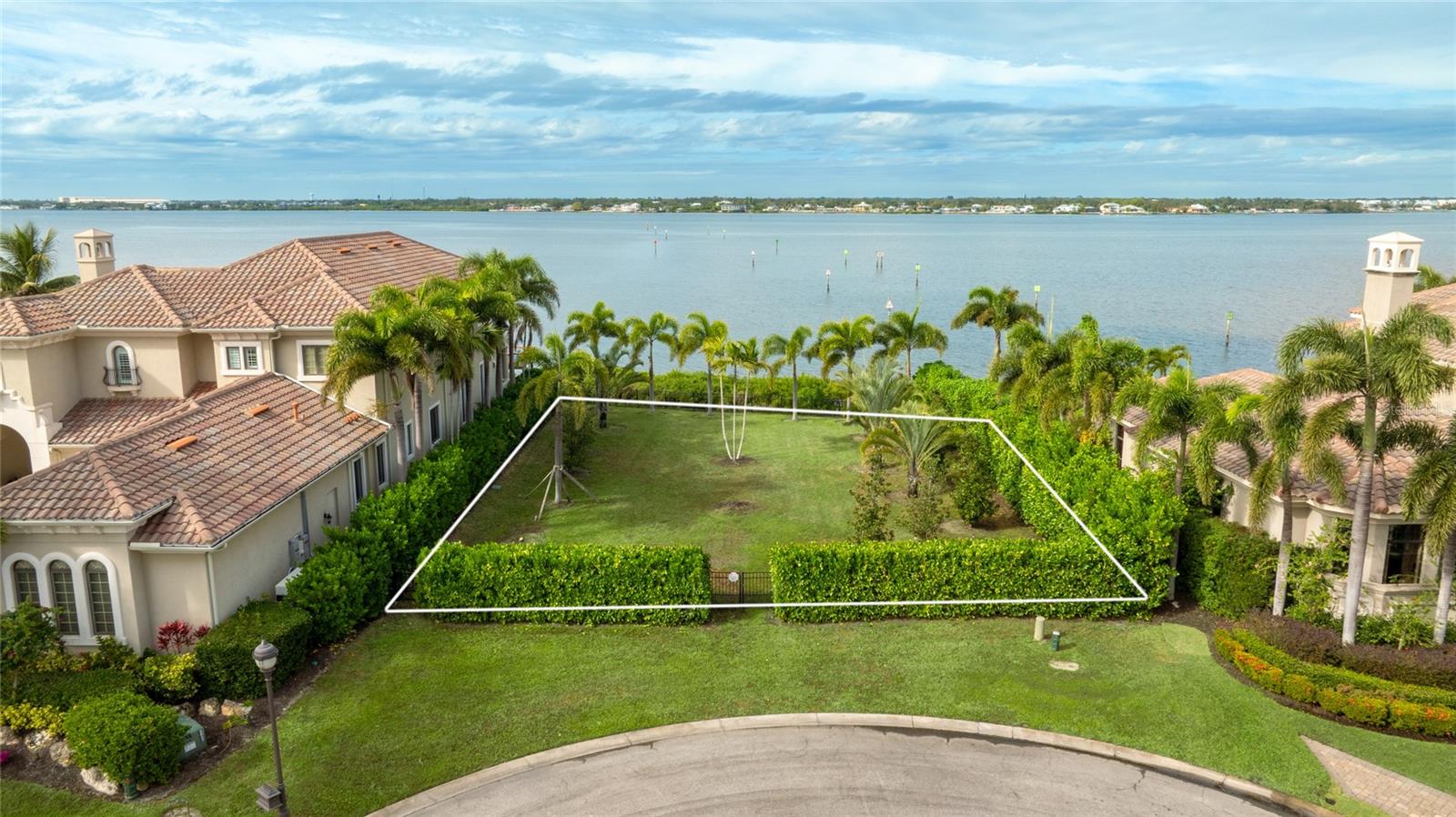  in BRADENTON, FL - Daniel Dourado