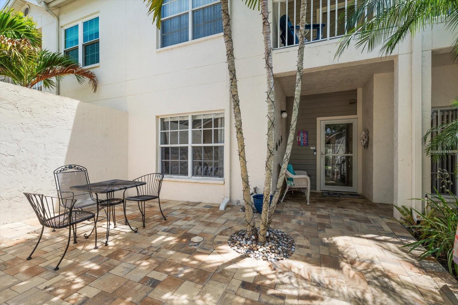 Condominium in LARGO, FL - Daniel Dourado