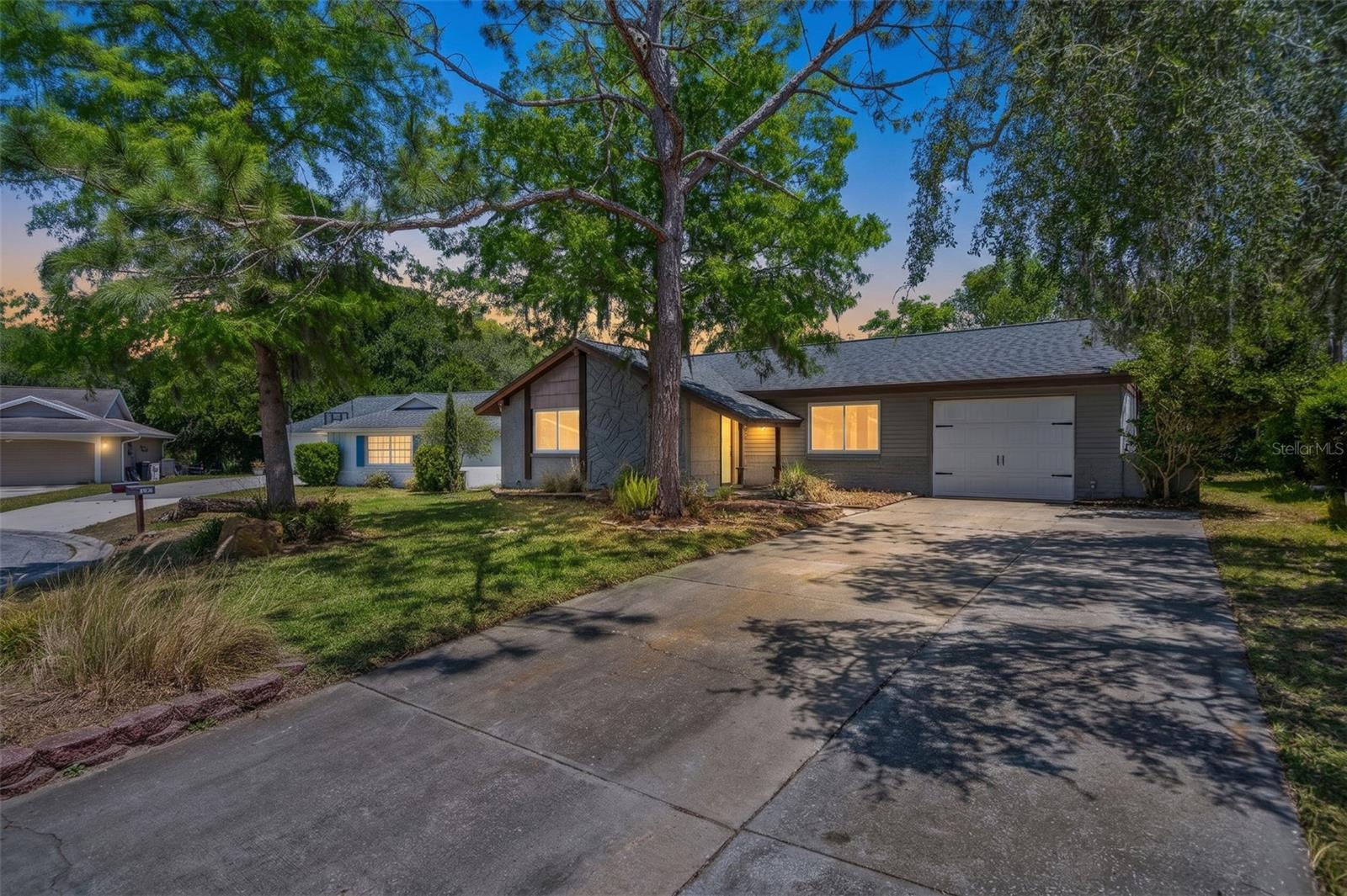 Single Family Residence in HUDSON, FL - Daniel Dourado