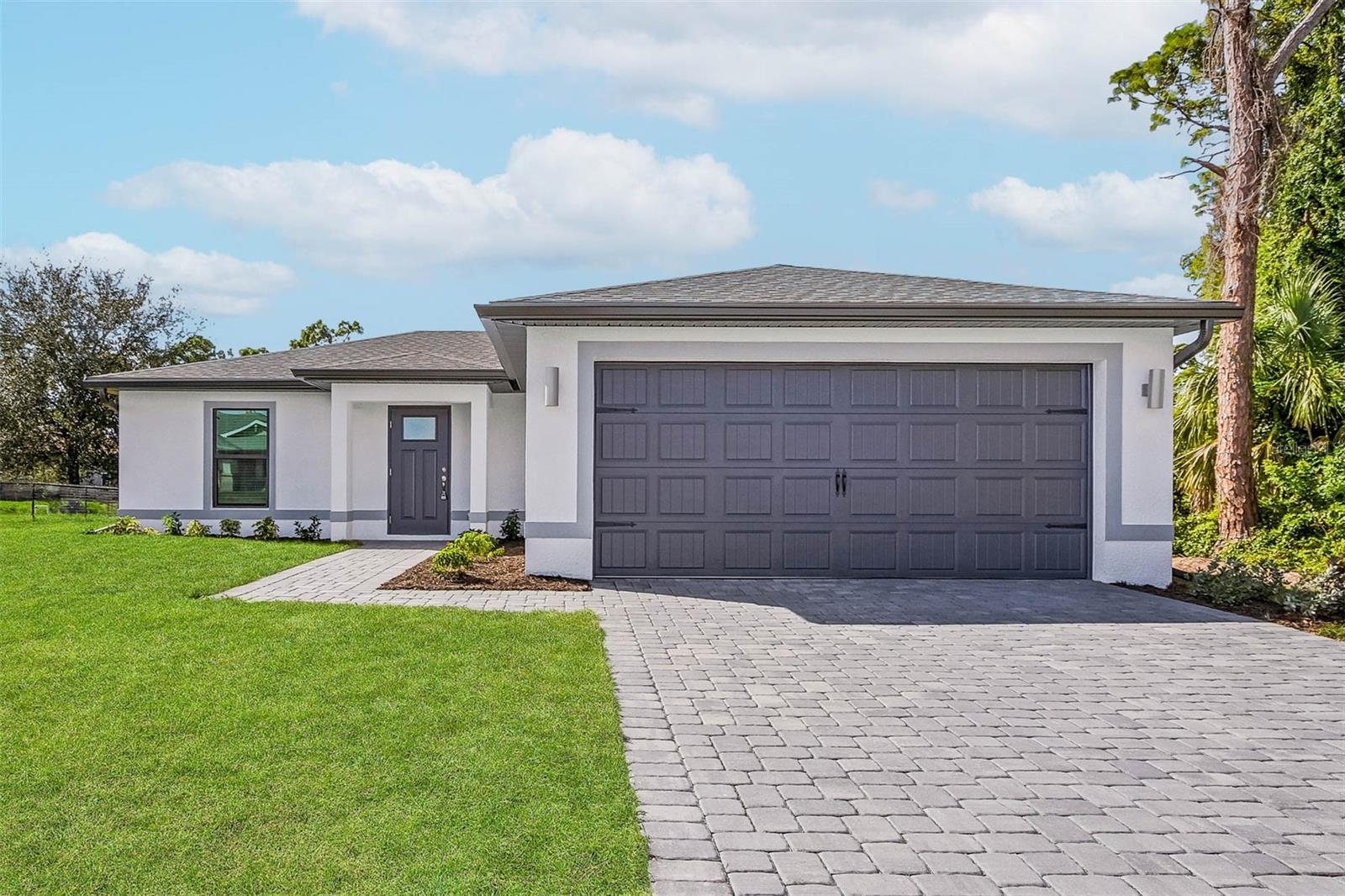 Single Family Residence in PORT CHARLOTTE, FL - Daniel Dourado